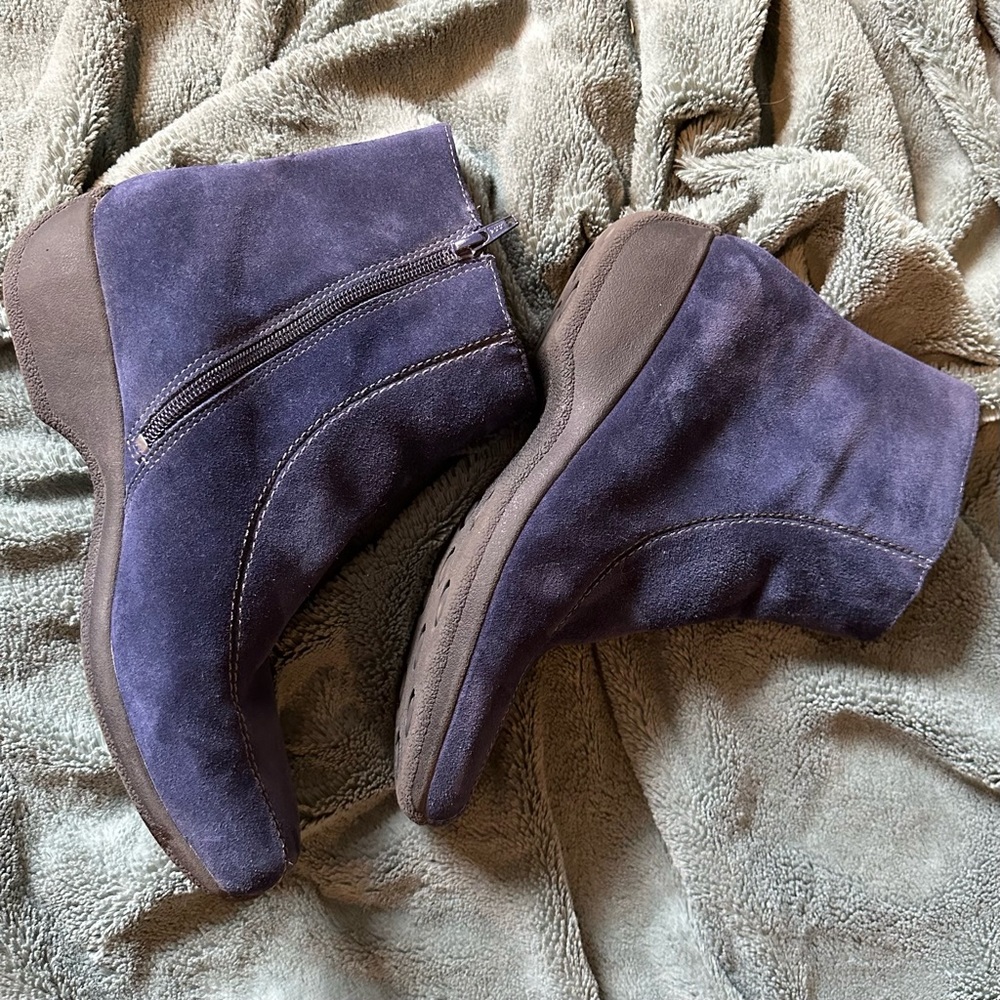 Clarks Blue Suede Booties 9W